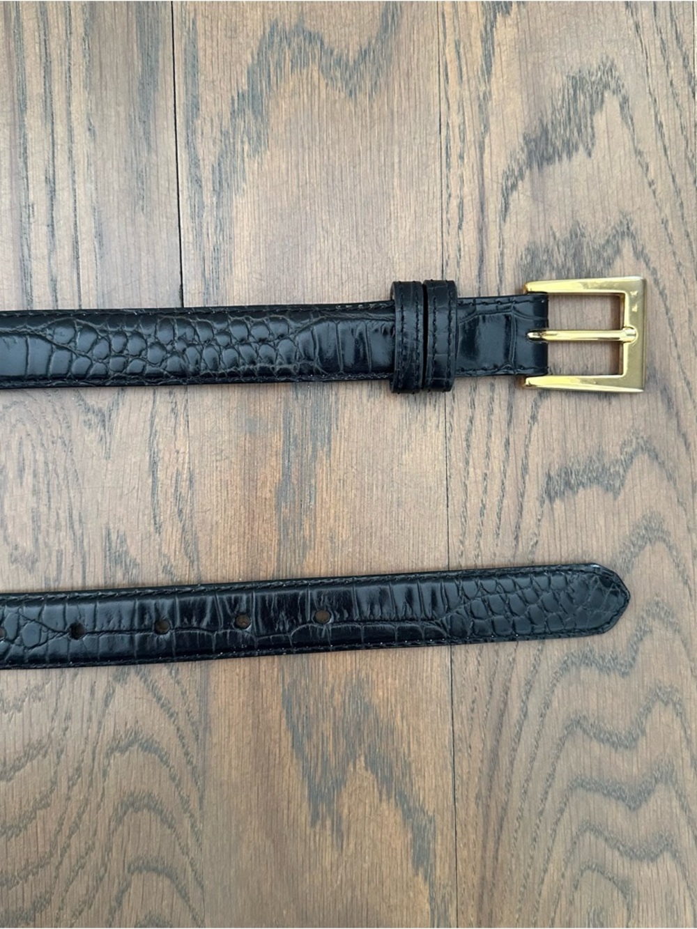 Vintage Saks Fifth Avenue Crocodile Embossed Leather Belt in Black, Gold Medium